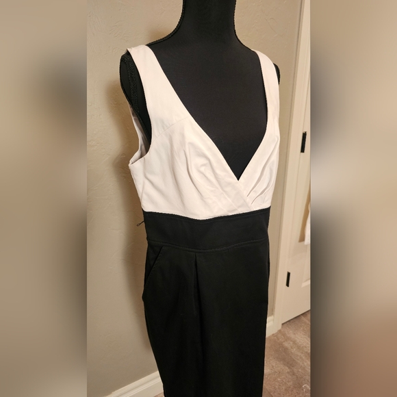 [EXPRESS STUDIO DESIGN] Black & White Colorblock Mini Dress《12》Like NEW - Picture 4 of 16